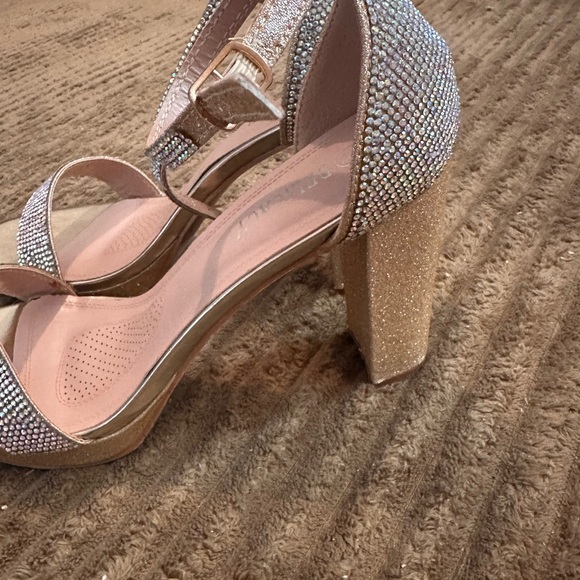 Delicacy gold Rhinestone Heels - Picture 2 of 6